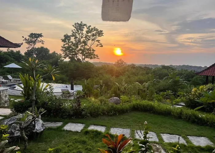 Sunset Hill Nusa Lembongan
